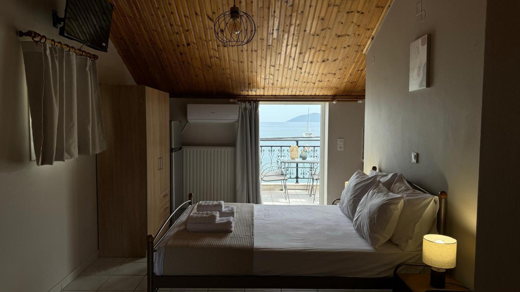 Sea Side Studios Айя-Евфимия Экстерьер фото