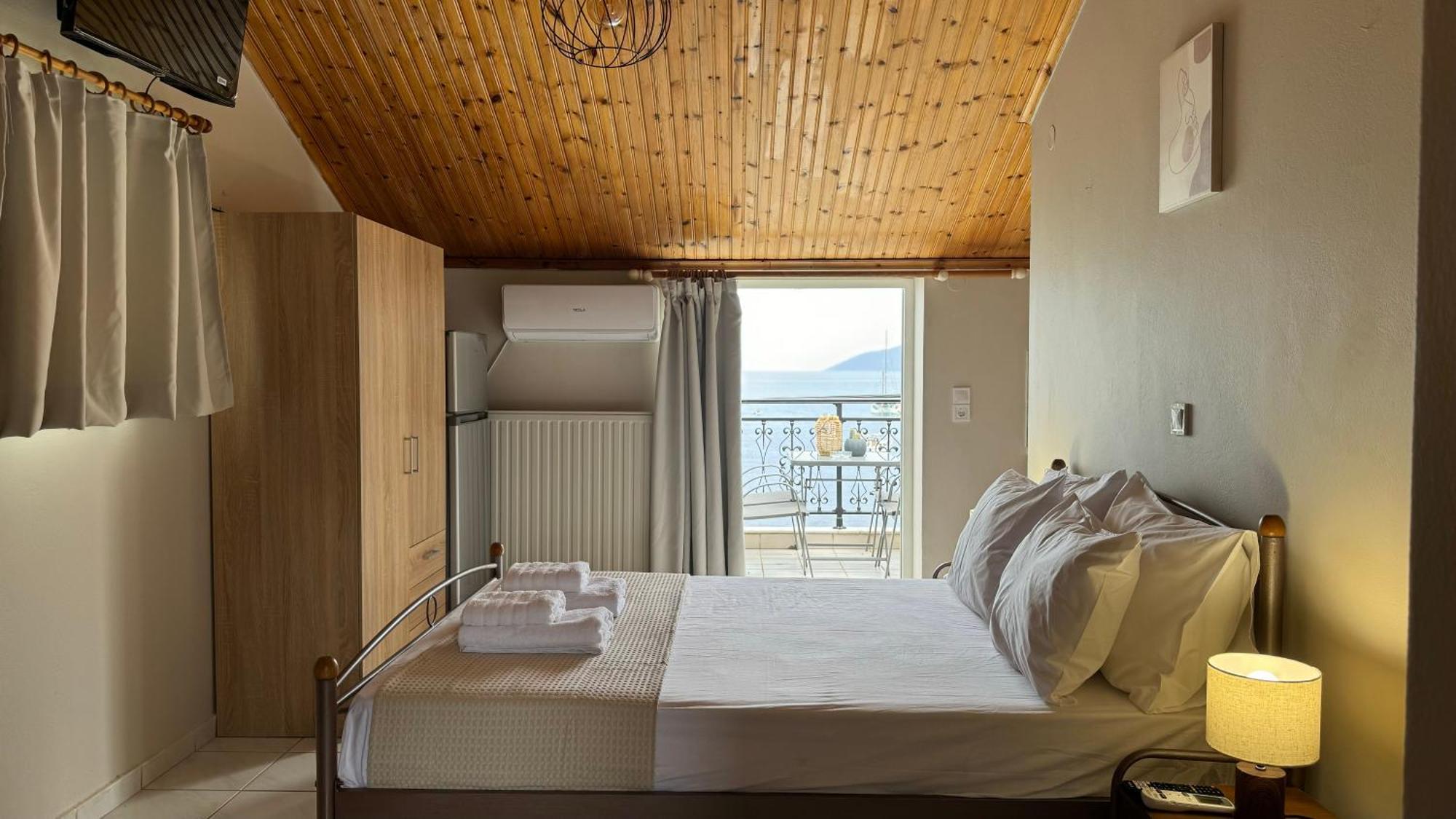 Sea Side Studios Айя-Евфимия Экстерьер фото