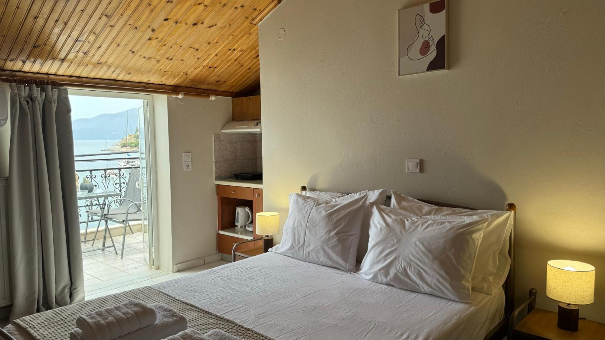 Sea Side Studios Айя-Евфимия Экстерьер фото